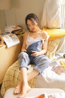 宝贝趴墙上让我爽一下
