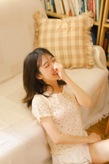 双手被绑穿分腿器