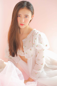 丰满女学生