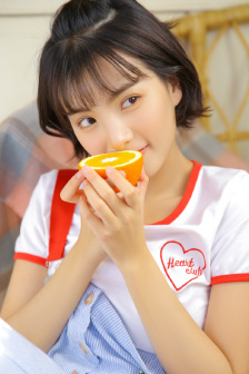 《漂亮的女邻居在线